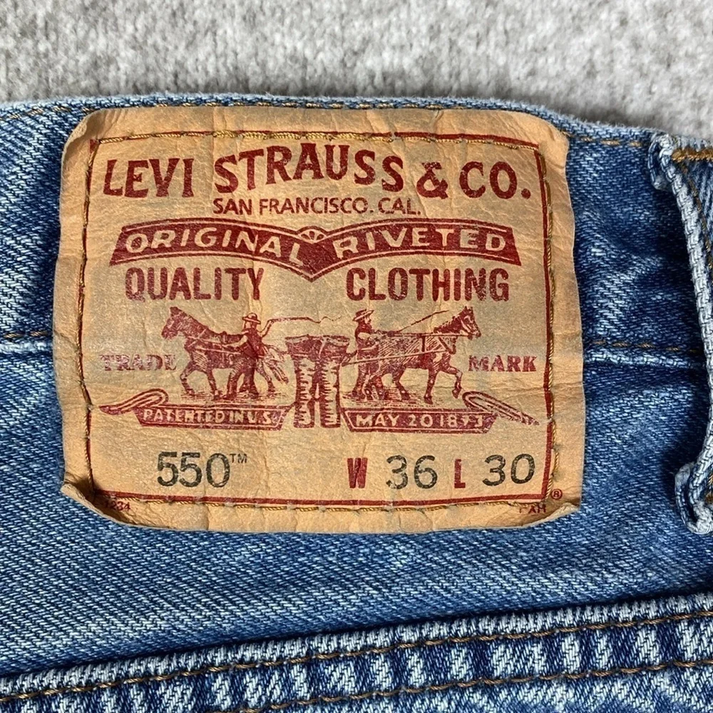 Levi’s 550 relaxed fit tapered leg 36x30 jeans cut date 2009 grunge cotton